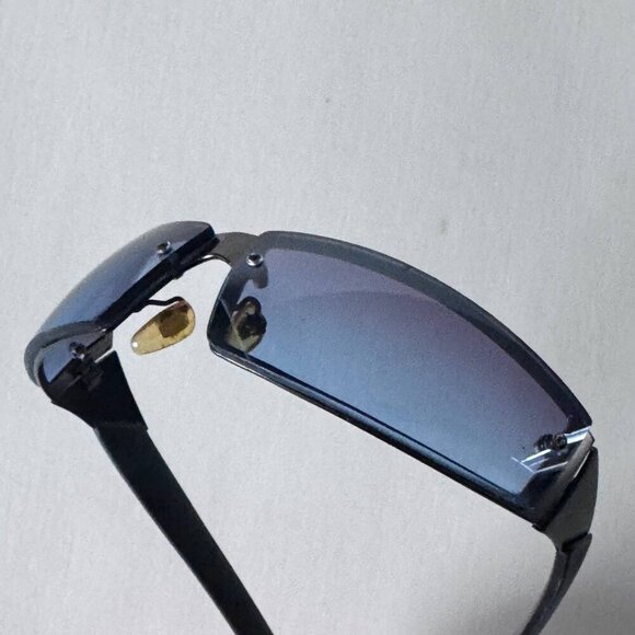 Vintage Giorgio Armani Retro Unisex Black Shield Sunglasses with Blue Gradient L - Picture 8 of 9